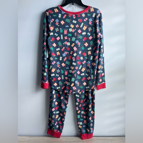 CUDDL DUDS Women's 2-Pc. Brushed Sweater Knit Printed Jogger Pajamas Set - Picture 5 of 9